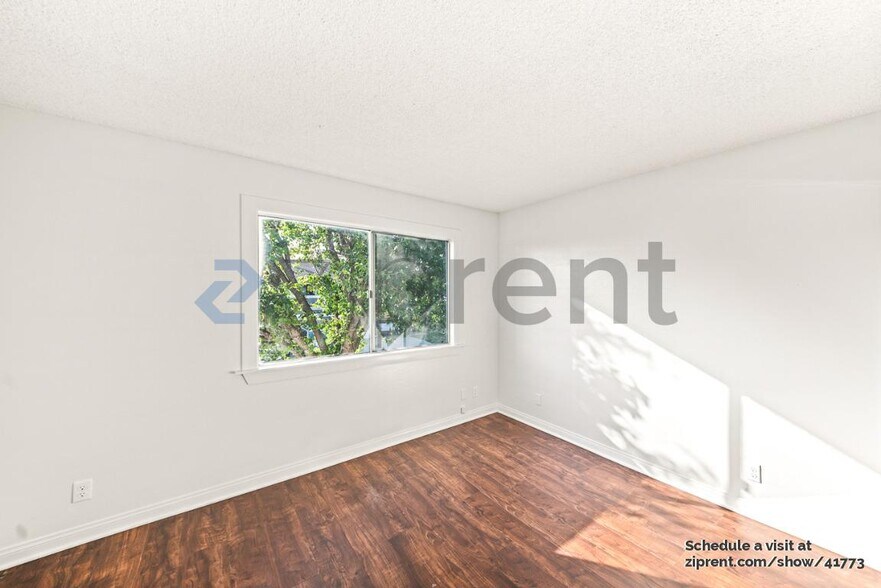 Building Photo - 14140 Oro Grande St