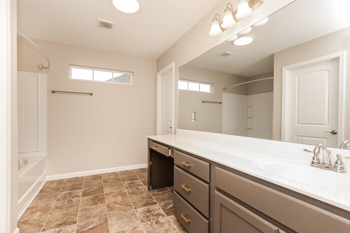 Building Photo - 1724 Sunray Dr