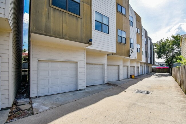 Building Photo - 4106 McKinney St
