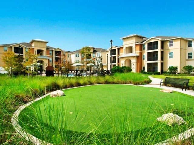 Putting Green - Fountains at San Remo Court