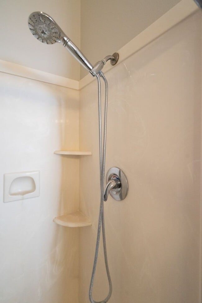 Building Photo - Beautiful 3 Bedroom Home Near Snow Canyon Parkway