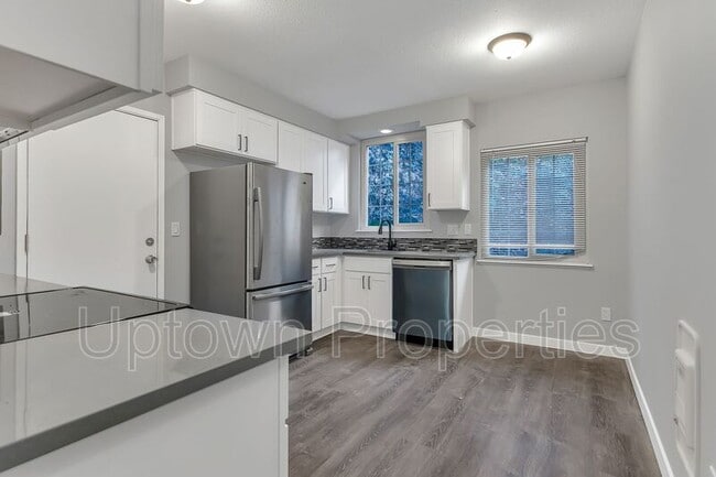 Building Photo - 1328 NE 68th Ave