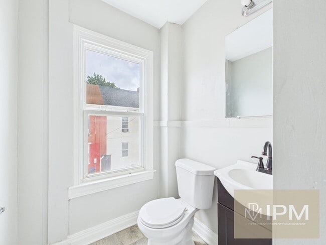 Building Photo - Available Now! Beautiful 3Bedroom, 1 Bath ...