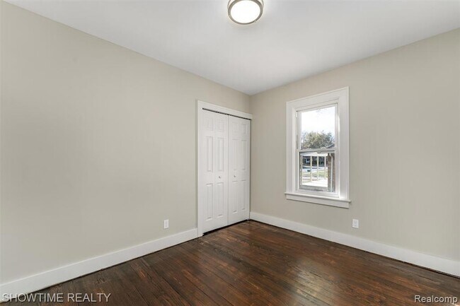 Building Photo - 292 W Marshall St