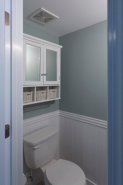 Half Bath 1 - 3000 Golden Rd