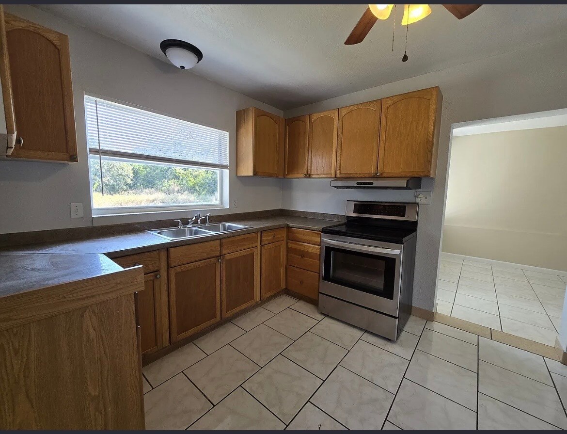 Building Photo - 21 Mountain Dr