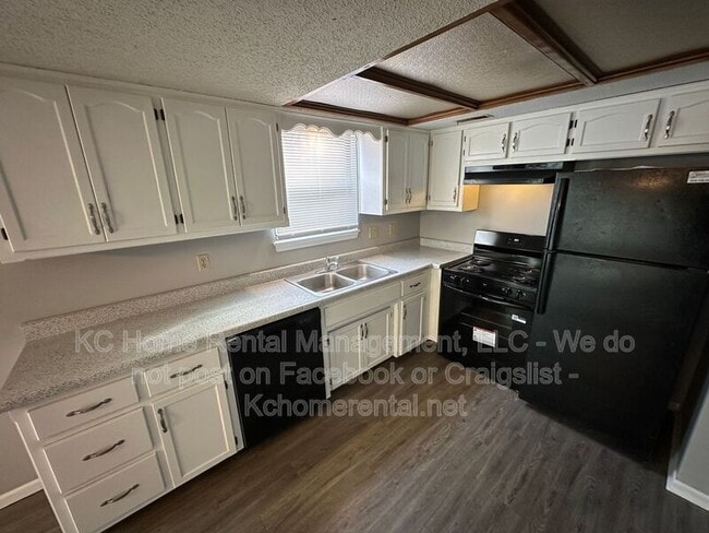 Building Photo - 35 Cherry St