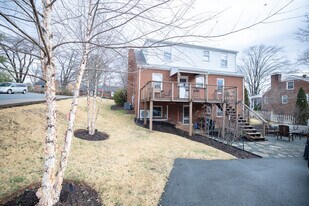 Building Photo - 1210 Mowbray Pl