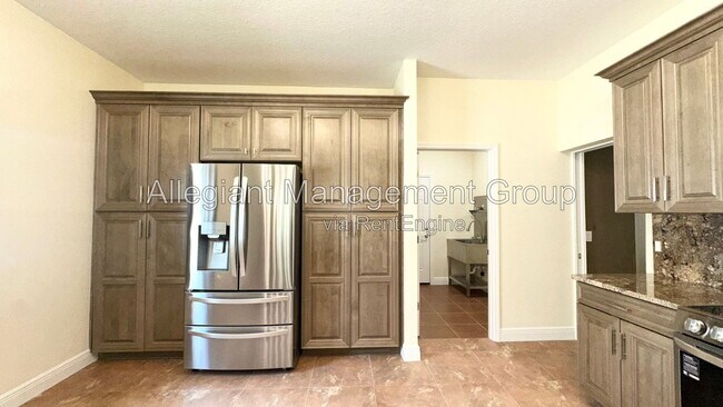 Building Photo - 1287 Glendora Rd N