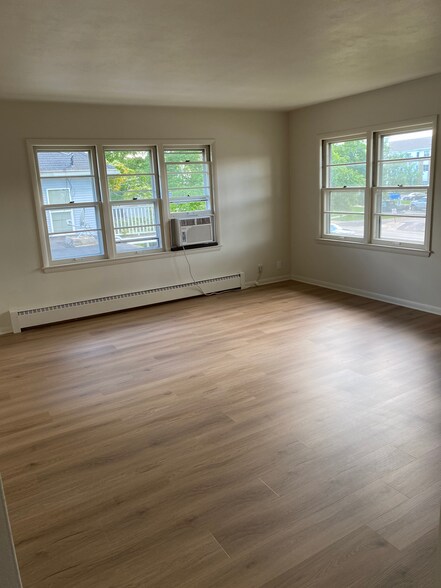 Living Room - 314 E Main St