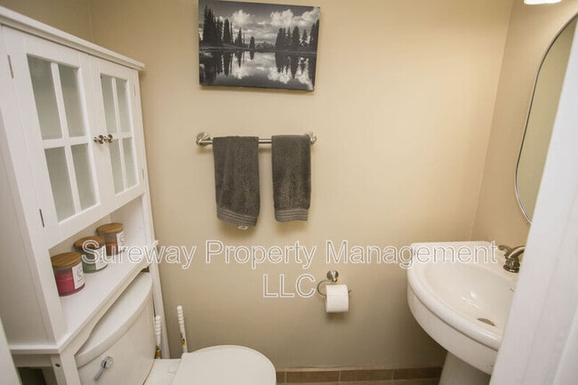 Building Photo - 146 Shoreline Dr