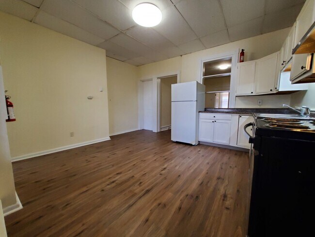 Building Photo - 423 Liberty St