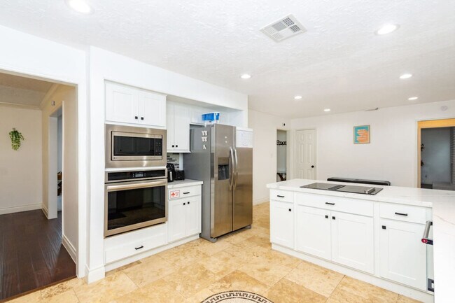 Building Photo - 1423 Sweet Grass Trail