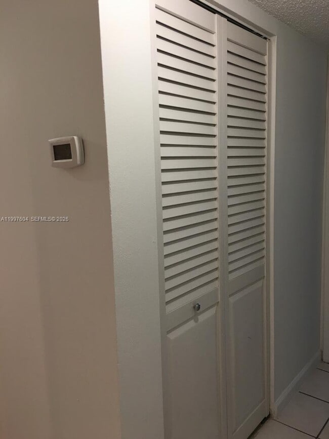 Building Photo - 9375 Fontainebleau Blvd