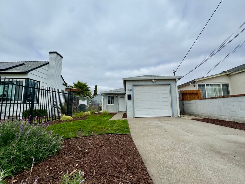 Building Photo - 2139 103rd Ave