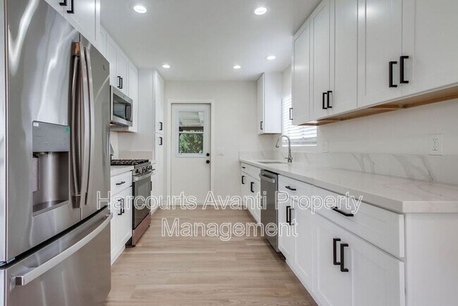 Building Photo - 523 S Barnwell St