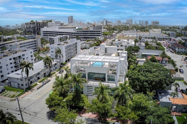 Building Photo - 1577 Bay Rd