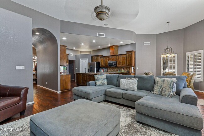 Building Photo - 3824 Tierra Lisboa Ln