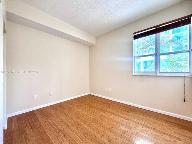 Building Photo - 5970 Indian Creek Dr