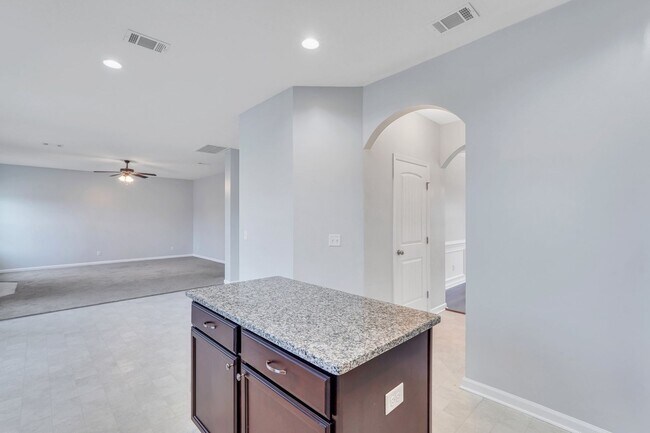 Building Photo - COMING EARLY JUNE 2026! (Pet Friendly)