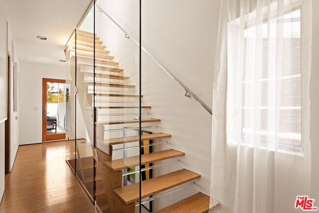 Building Photo - 619 San Juan Ave