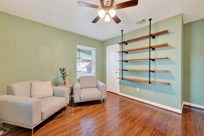 Building Photo - 138 E Rocky Creek Rd