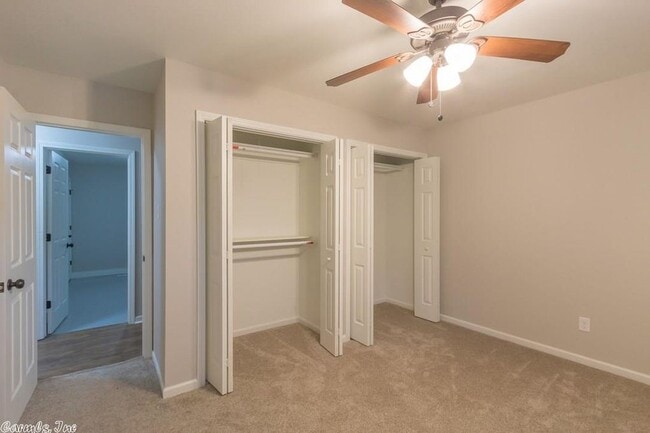 Building Photo - 14 Evergreen Ct