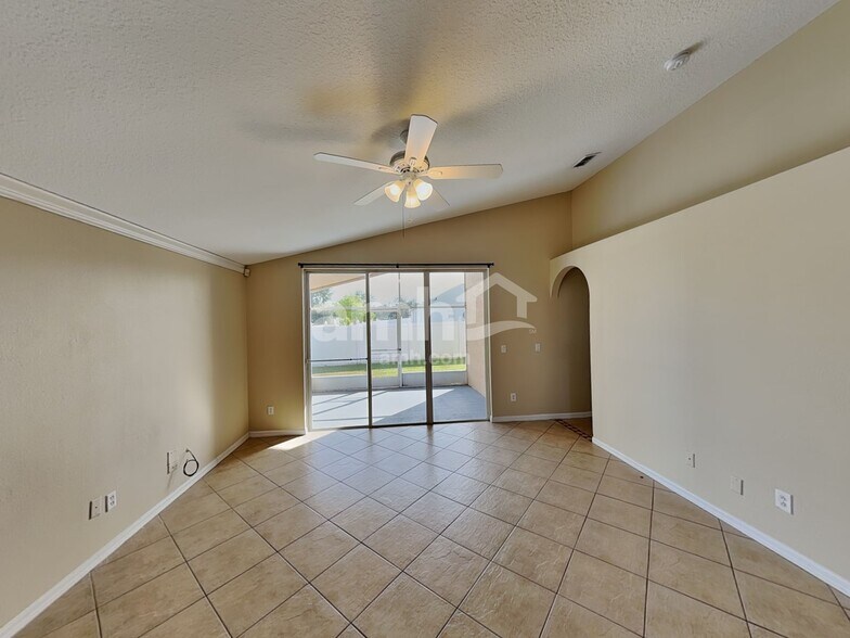 Building Photo - 2600 Deck Ave