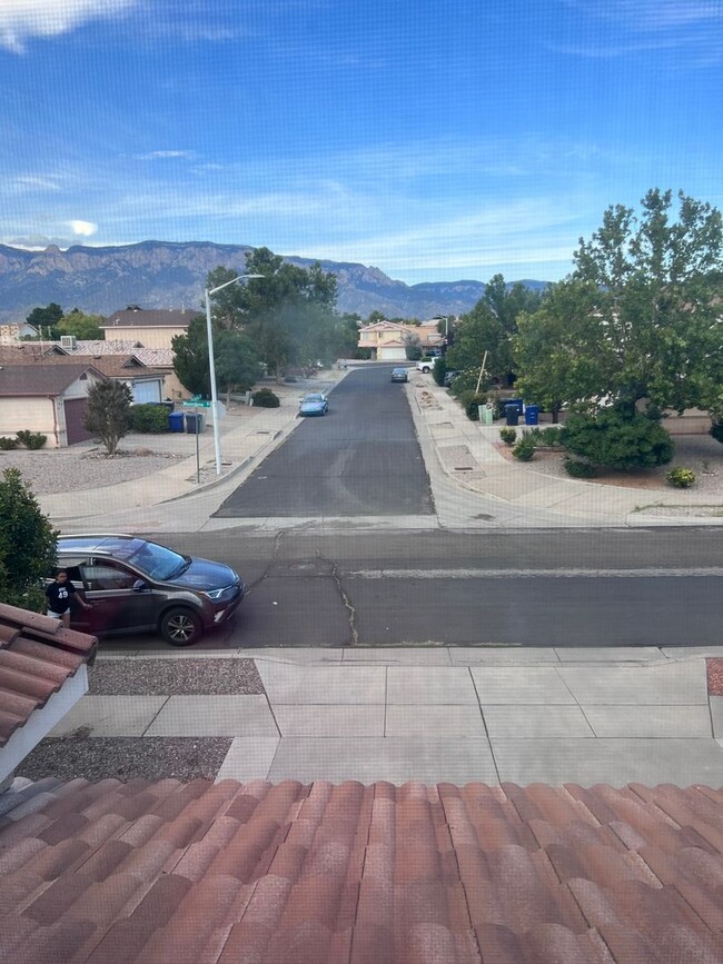 Building Photo - 3 Bedroom Single Family Home in Albuquerque