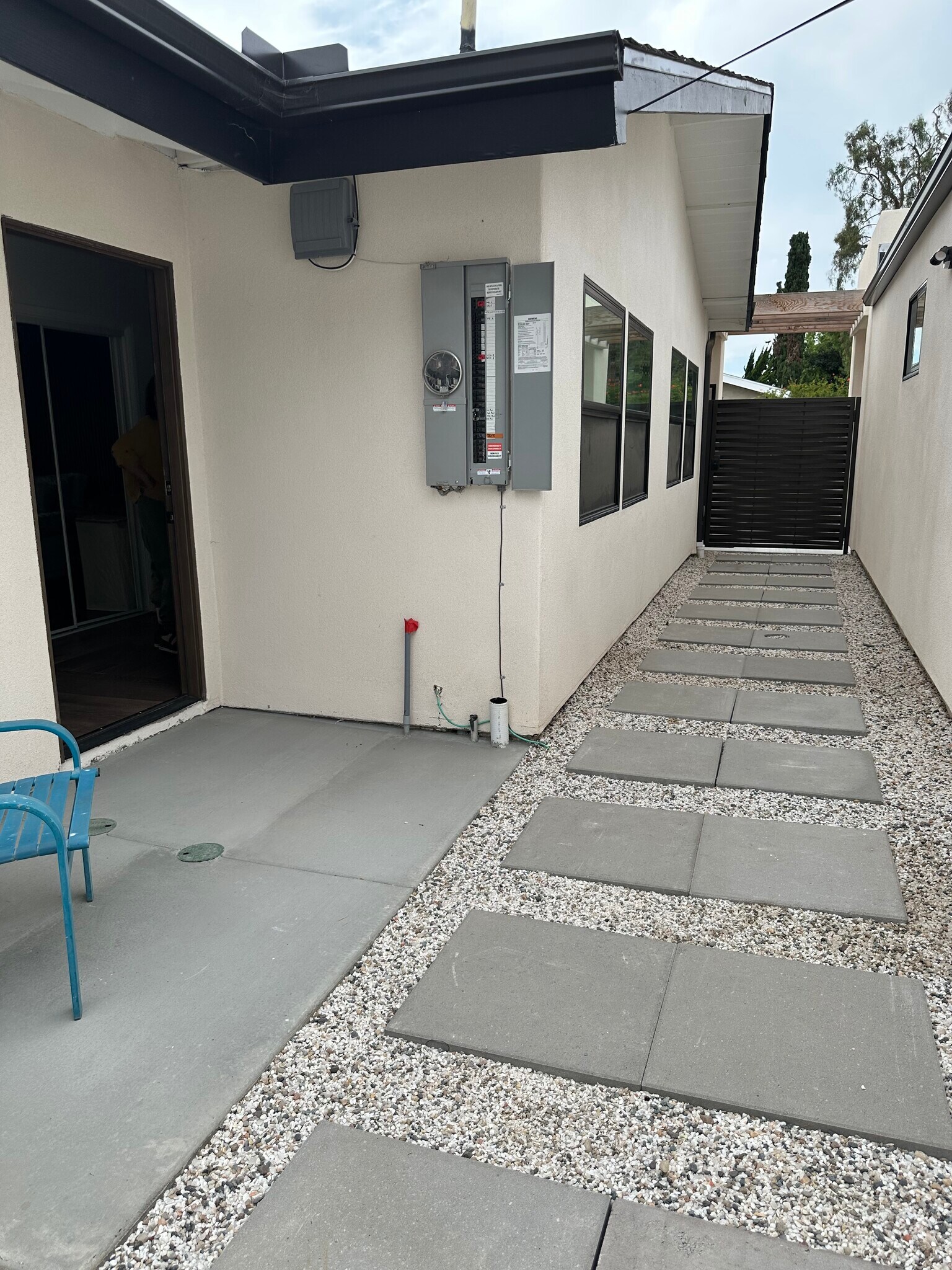 Building Photo - 270 Camino del Cerro Grande