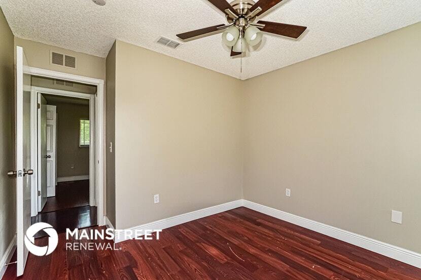 Building Photo - 6212 Chinaberry Dr