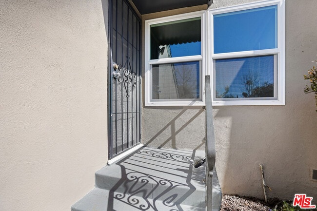 Building Photo - 1514 Stearns Dr