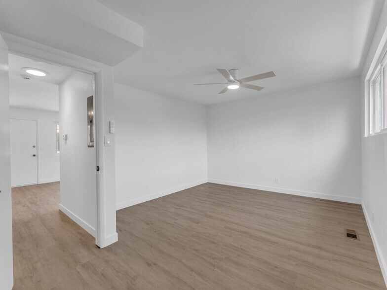 Building Photo - 644 S 800 E