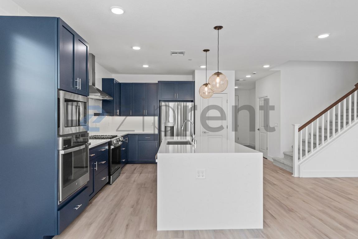 Building Photo - 355 Monastery Dr