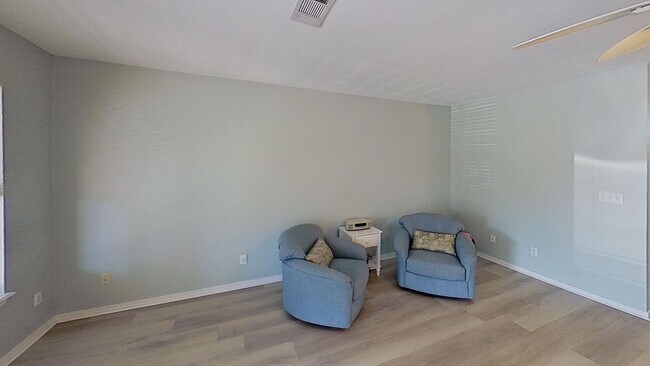 Building Photo - NO HOA! Wrap around porches, 1 block to the beach!