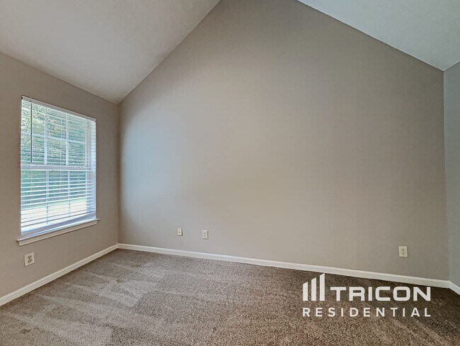 Building Photo - 536 Harvick Cir