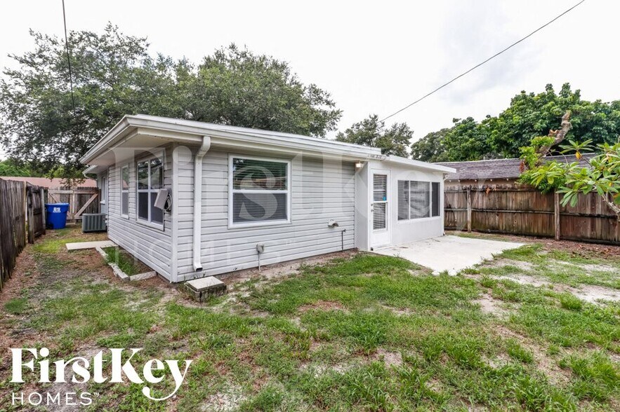 Building Photo - 3113 Union St N