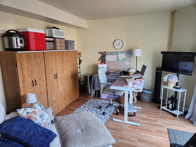 Building Photo - 100 Lesley Ln