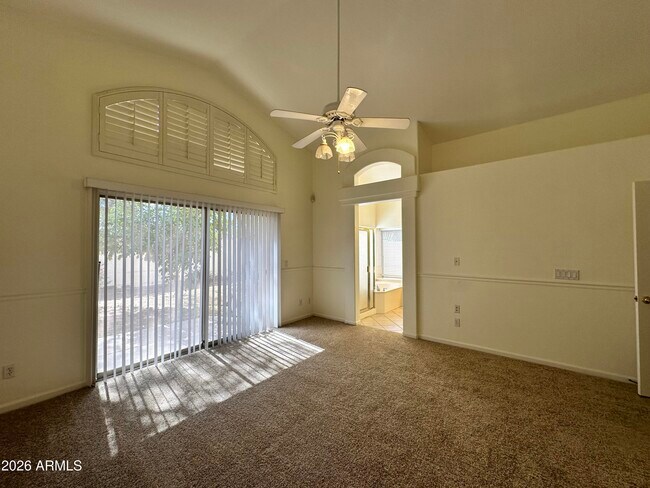 Building Photo - 1667 S Sycamore Pl
