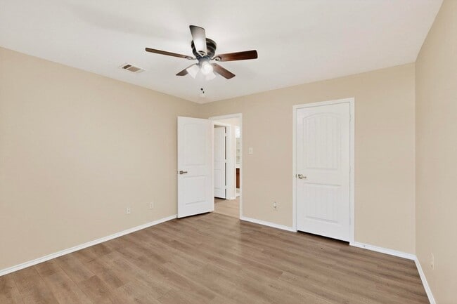 Building Photo - 1406 Cedar Hollow Dr