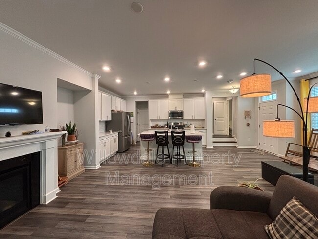 Building Photo - 203 Gremar Dr.