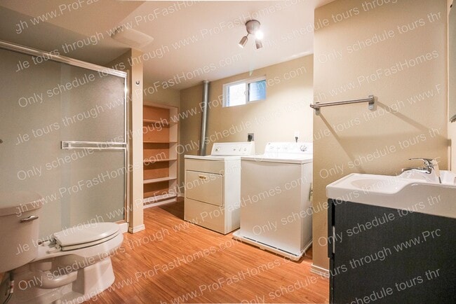 Building Photo - 5905 NE 30th Ave