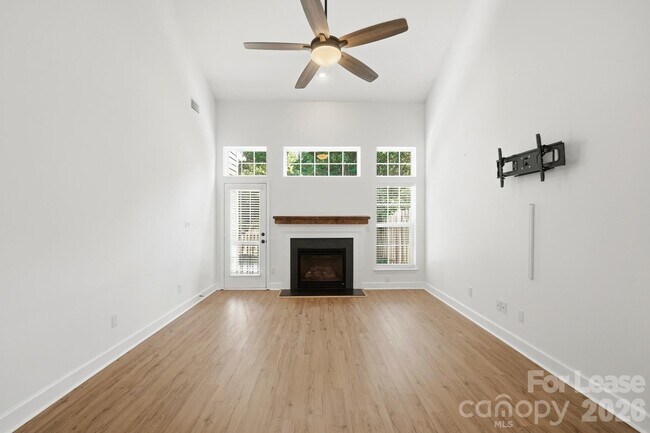Building Photo - 4084 Holly Villa Cir
