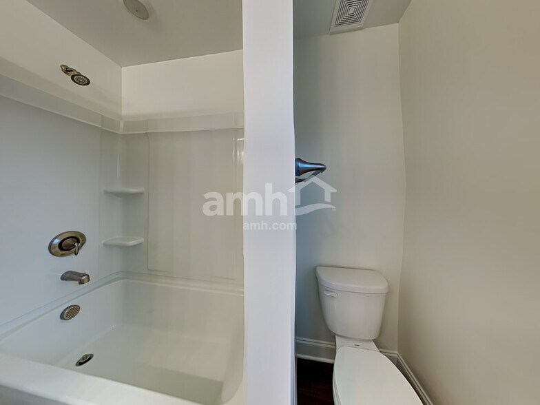 Building Photo - 130 Alaina Ct