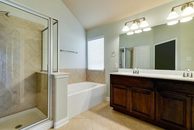 Building Photo - 1614 Hidden Springs Path