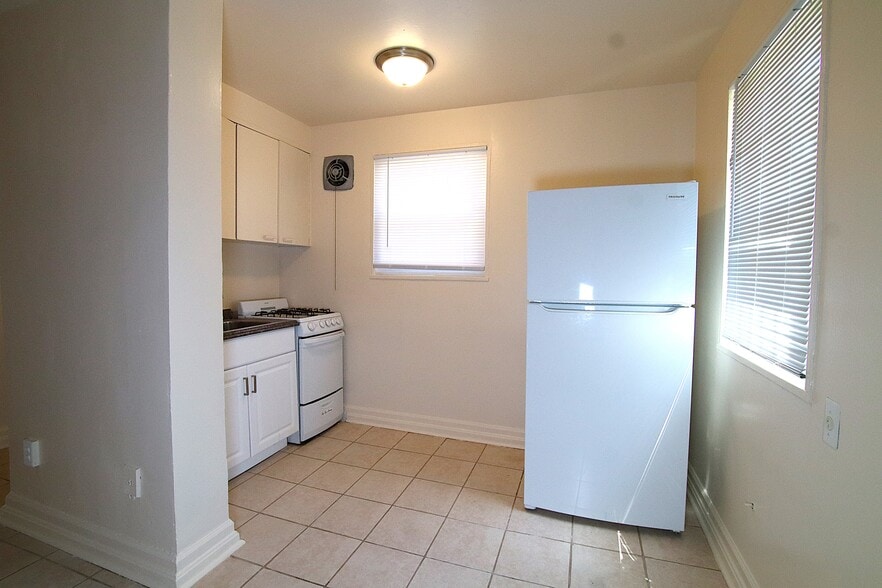 Building Photo - 126 Joliet St SW