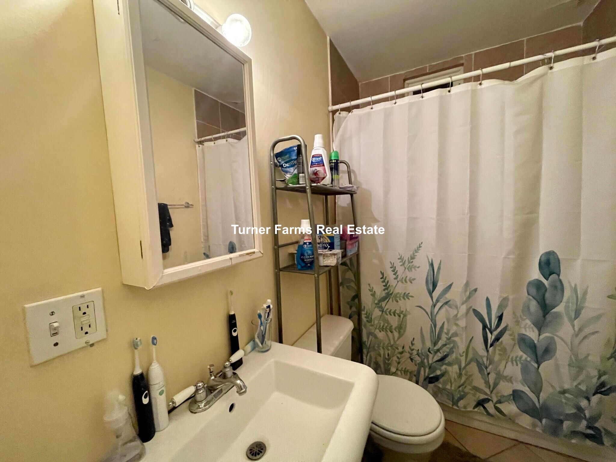 Building Photo - 731 Parker St