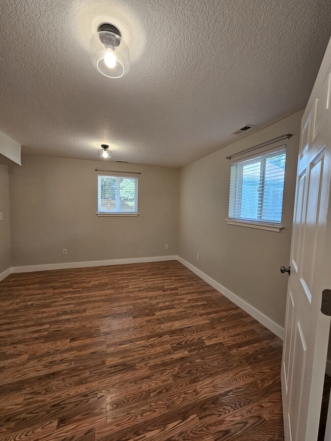 Building Photo - 13235 SE Oatfield Rd