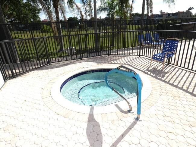 Building Photo - 357 N Rock Island Rd