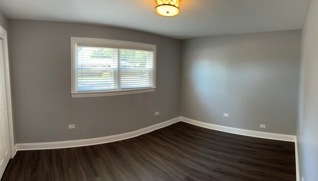 Building Photo - 3760 W 120th St